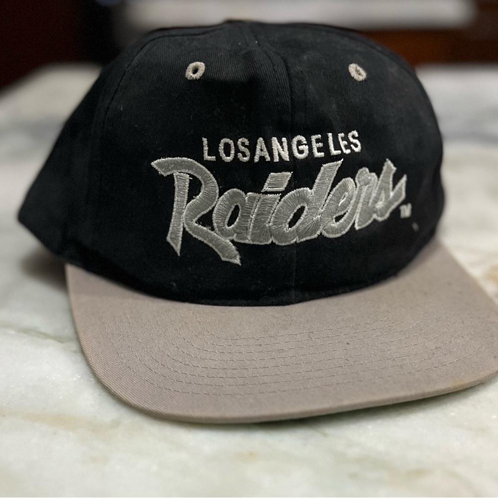 VINTAGE Los Angeles Raiders SnapBack Hat. One size fits all